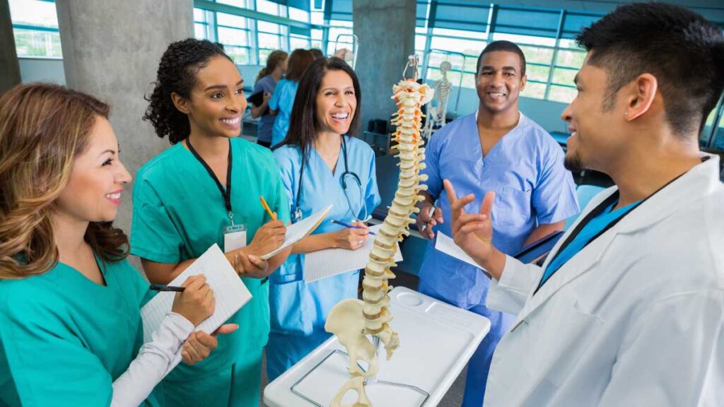 Explorando os Ensinamentos Essenciais em uma Faculdade de Fisioterapia