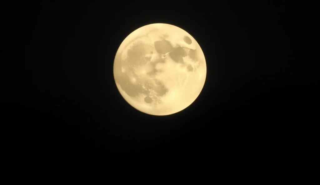 Entenda a Lua Gibosa e suas características principais