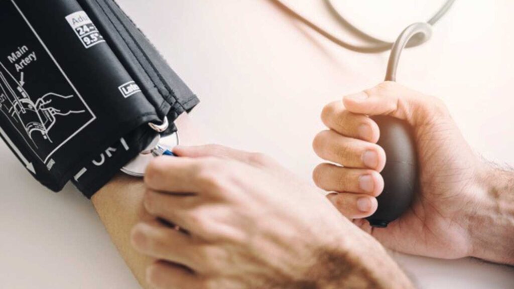 Hipertensão afeta 30% e eleva risco de infarto e AVC