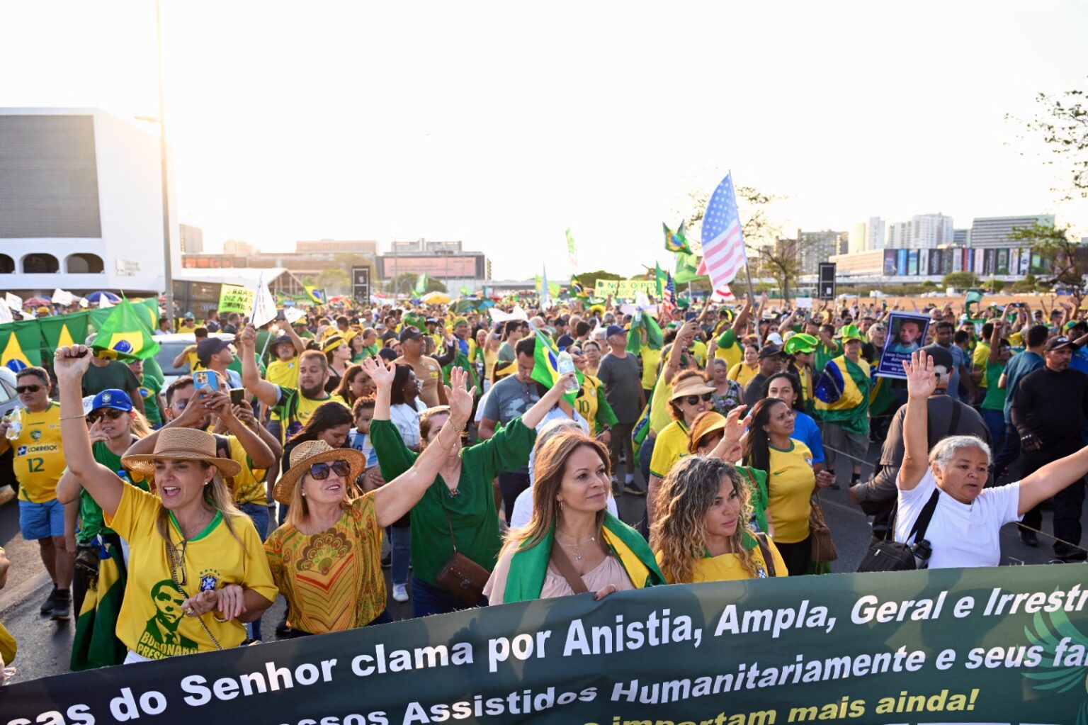 Presos do 8/1 esperam PL da dosimetria para redução de penas