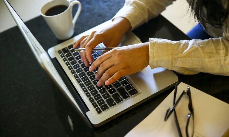 Nova regra de saúde mental no trabalho gera polêmica entre empresas Nova regra de saúde mental no trabalho gera polêmica entre empresas