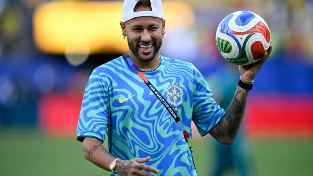 Neymar é celebrado em primeiro treino com a Seleção na Copa