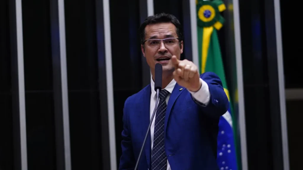 Deltan planeja lançar esposa ao Senado se candidatura for indeferida