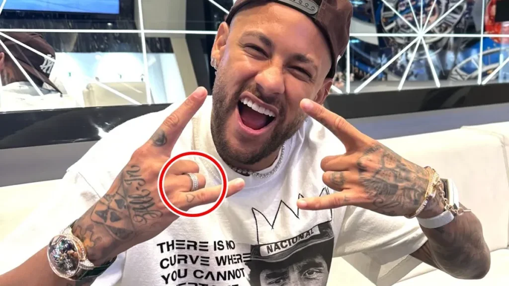 Neymar sem aliança em NY enquanto Biancardi grávida está em Miami Neymar sem aliança em NY enquanto Biancardi grávida está em Miami