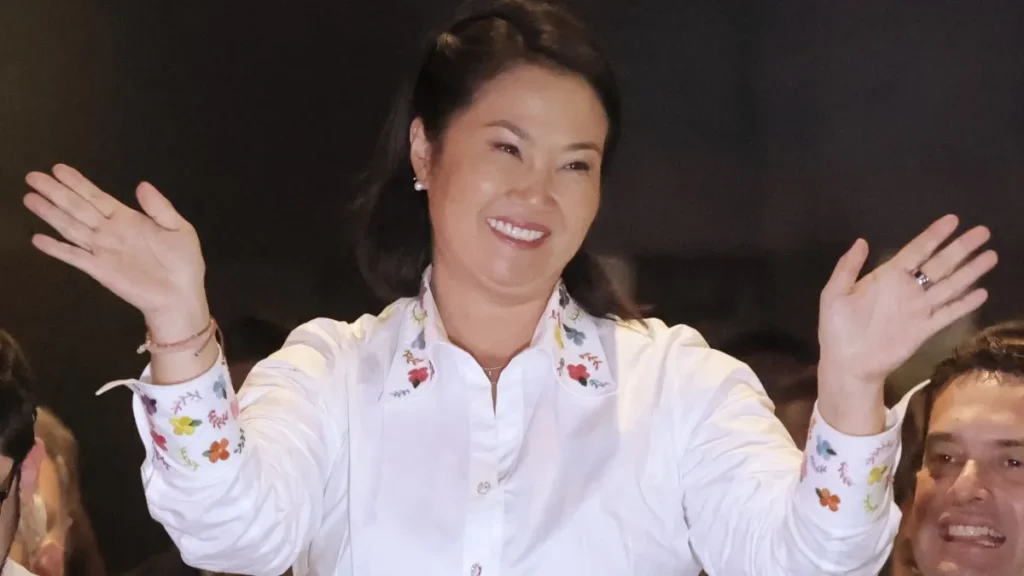 Keiko Fujimori vence e fala em 'ordem e esperança' no Peru