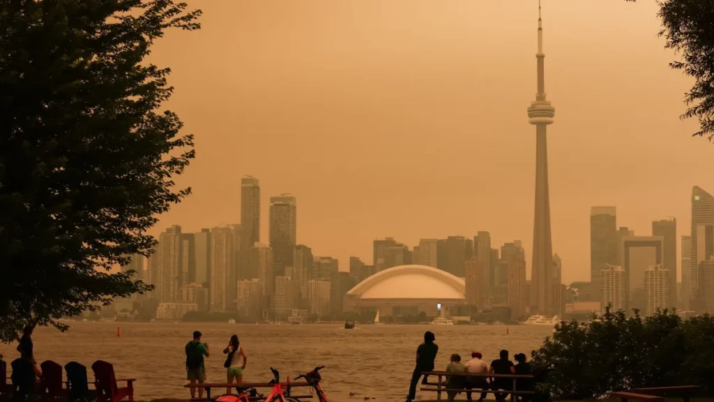 Fumaça de incêndios no Canadá cobre EUA e afeta saúde Fumaça de incêndios no Canadá cobre EUA e afeta saúde