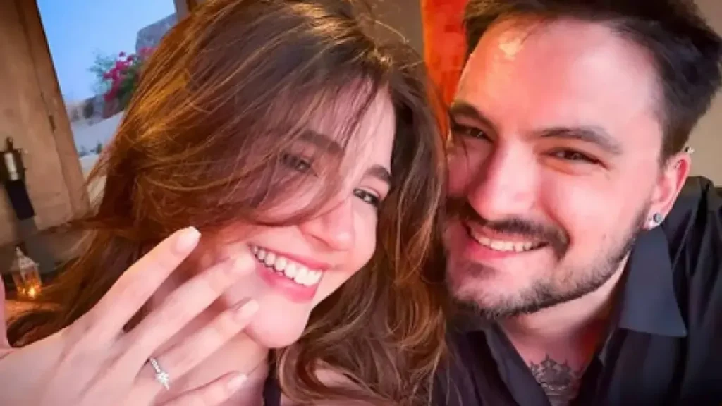 Felipe Neto pede Juliane em casamento com anel escondido na cueca
